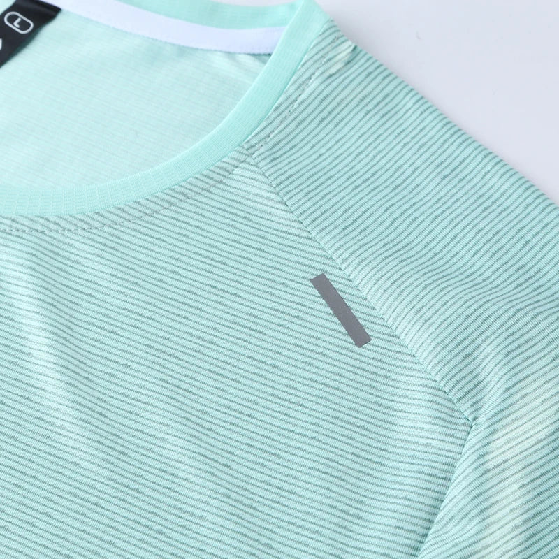 Men Training T-shirt 2022 Fashion Sport Prints Shirts Quick Dry Gym Short Sleeve Thin Bodybuilding Gym Tees Fitness Shirts 4